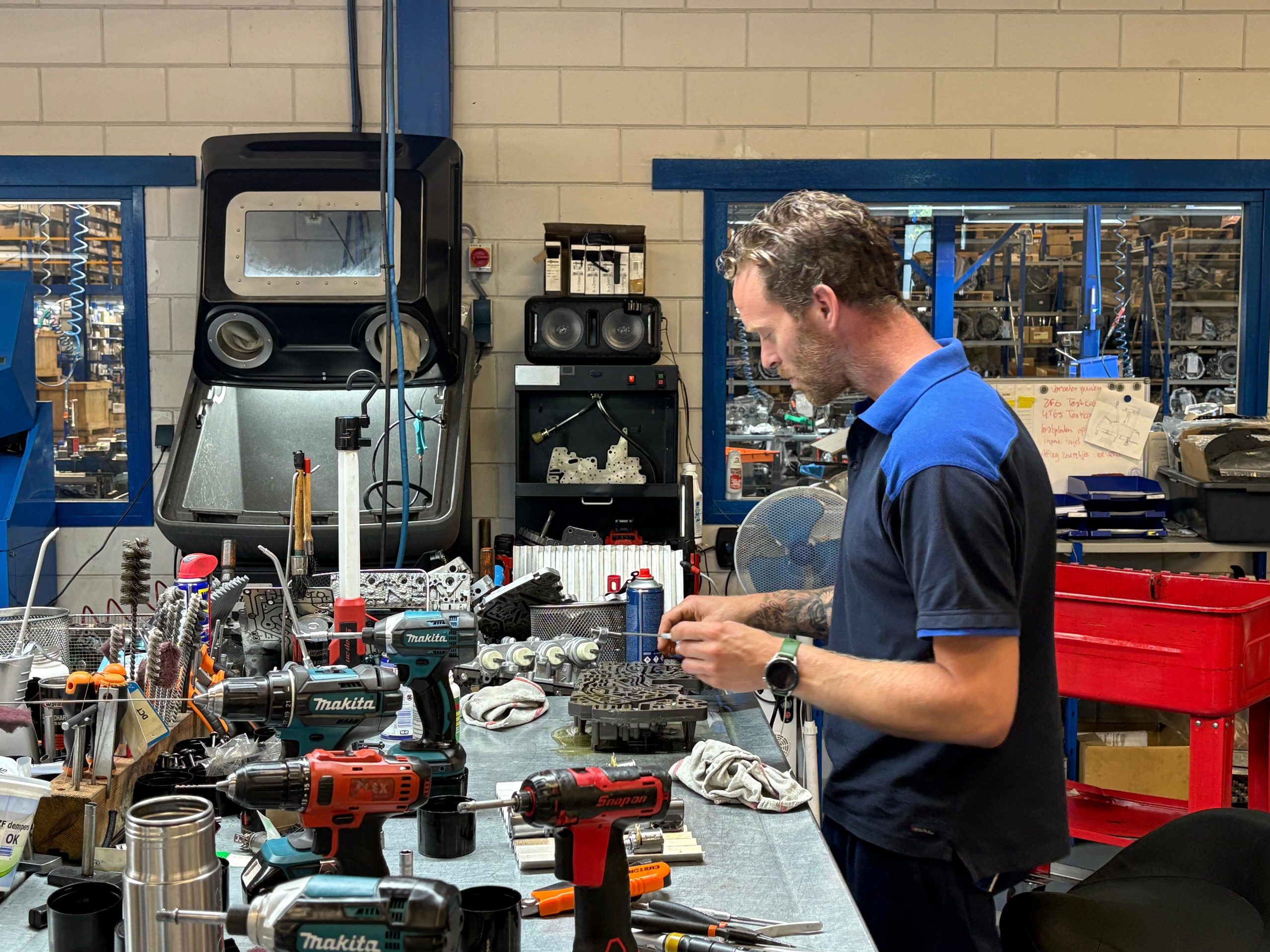 Veelgemaakte fouten die uw versnellingsbak beschadigen